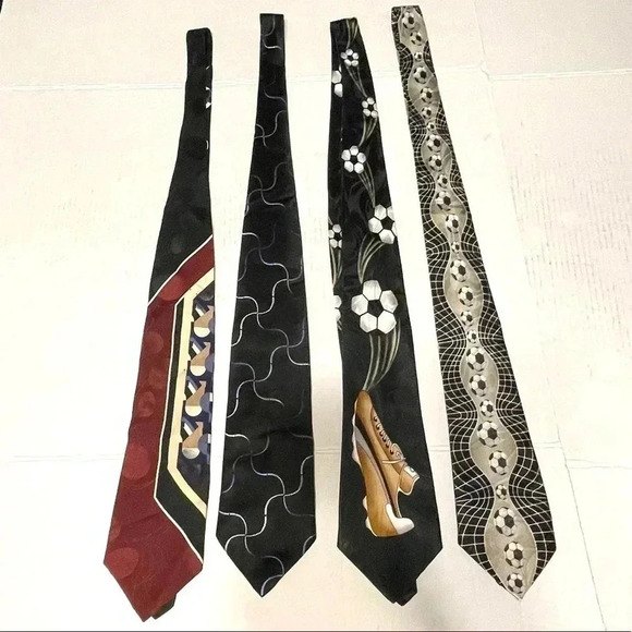 Vintage Mens Ties Lot of 4 Black Patterned Soccer Dad - Picture 1 of 3
